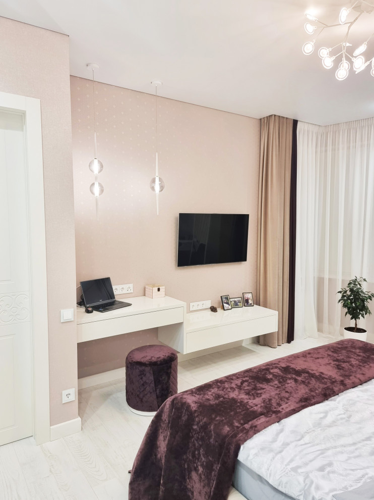 Реализованный проект спальни с мягкой панелью