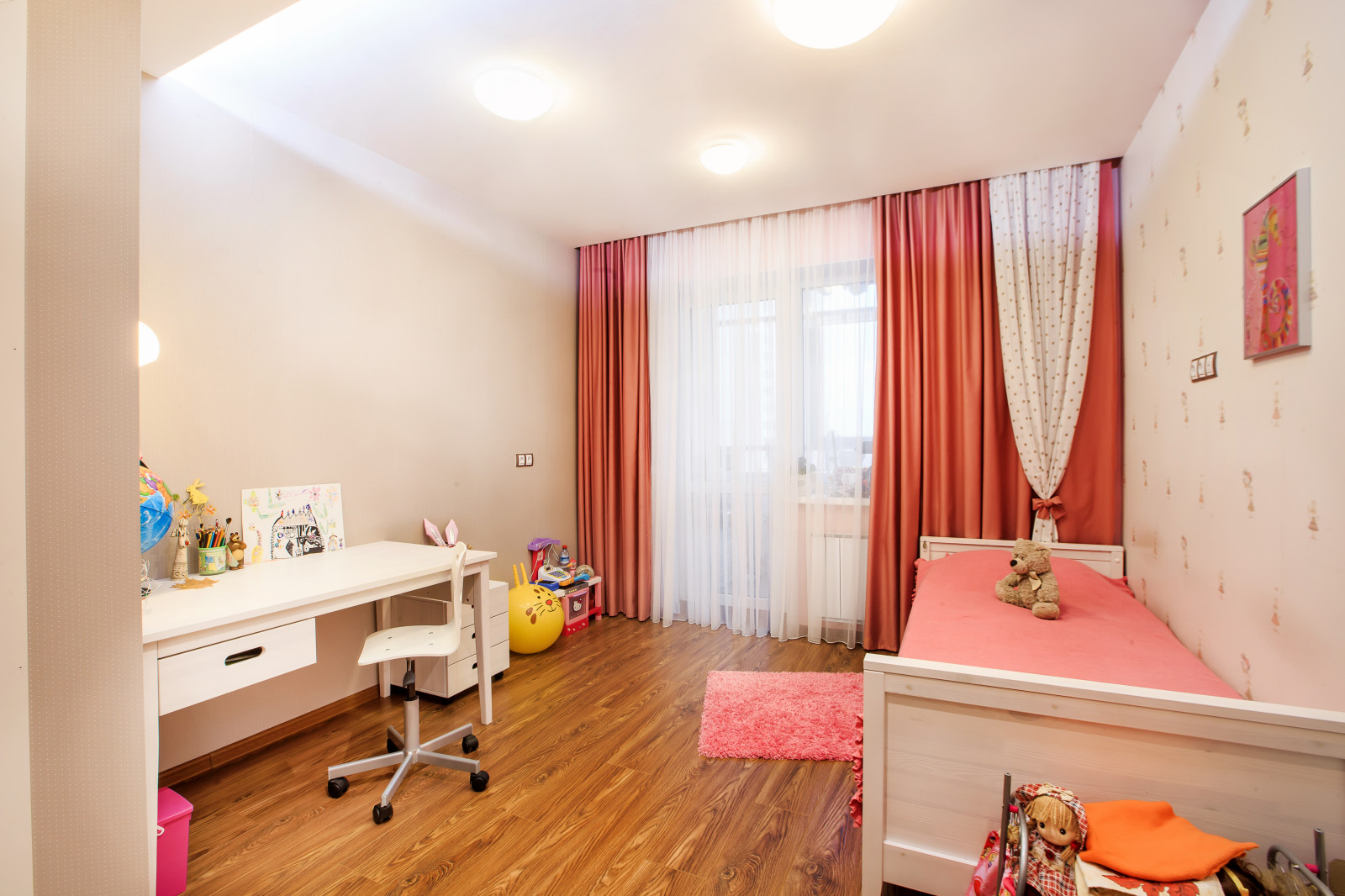 КОНТРАСТНЫЕ ОТНОШЕНИЯ