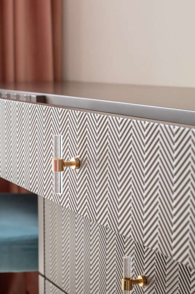 Комод в спальню с фрезеровкой ёлочки