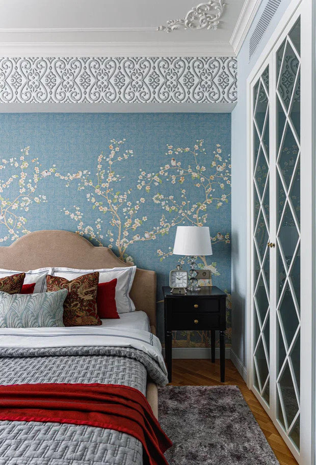 Эффектная квартира с обилием орнаментов для творческой личности