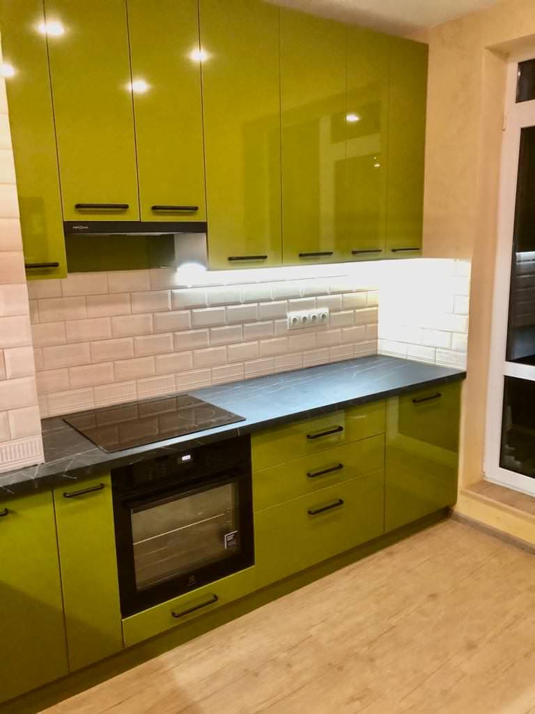 КУХНЯ ЯРКАЯ