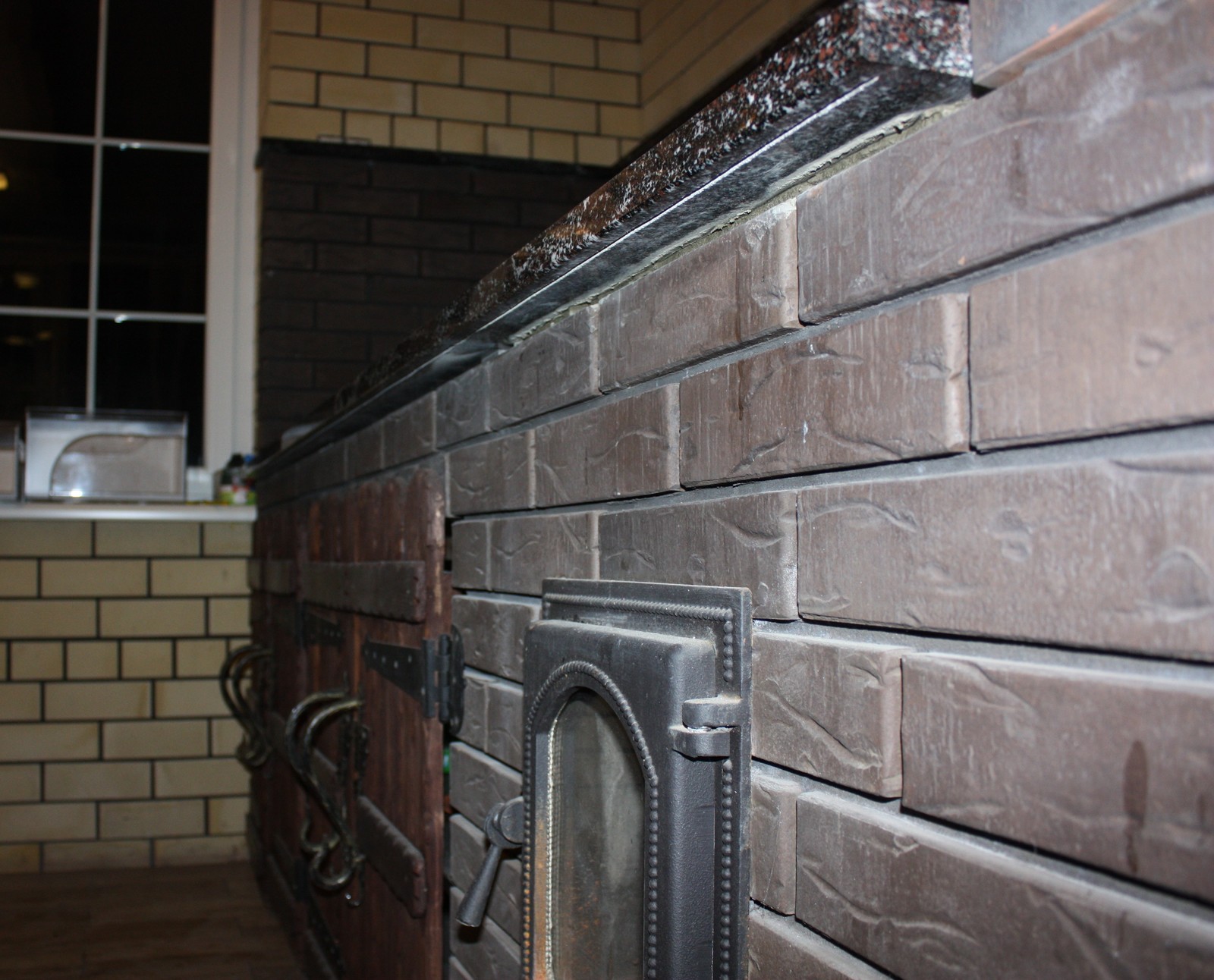 Столешница-барбекю из гранта т.30мм