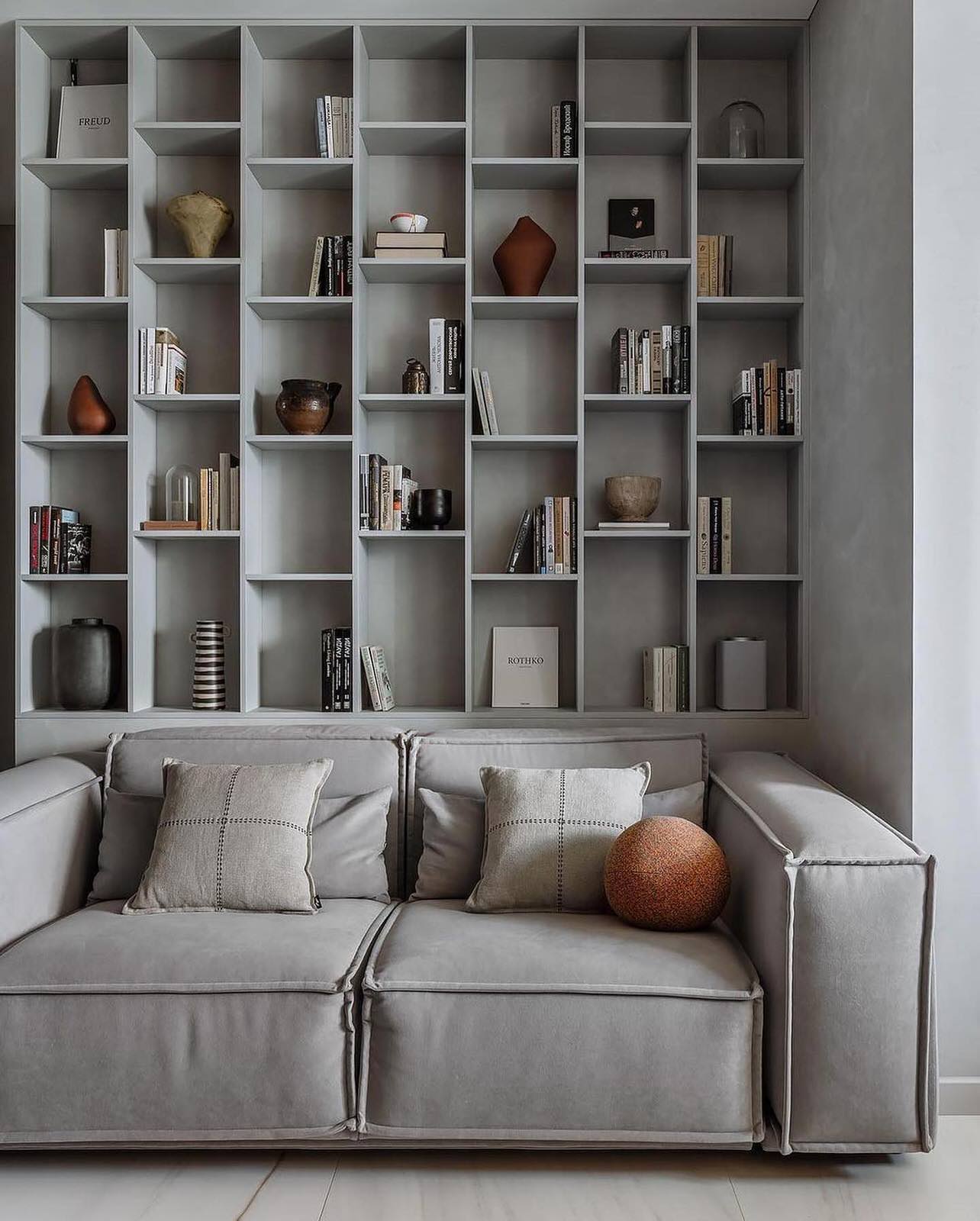 Интерьер лаконичной двухкомнатной квартиры