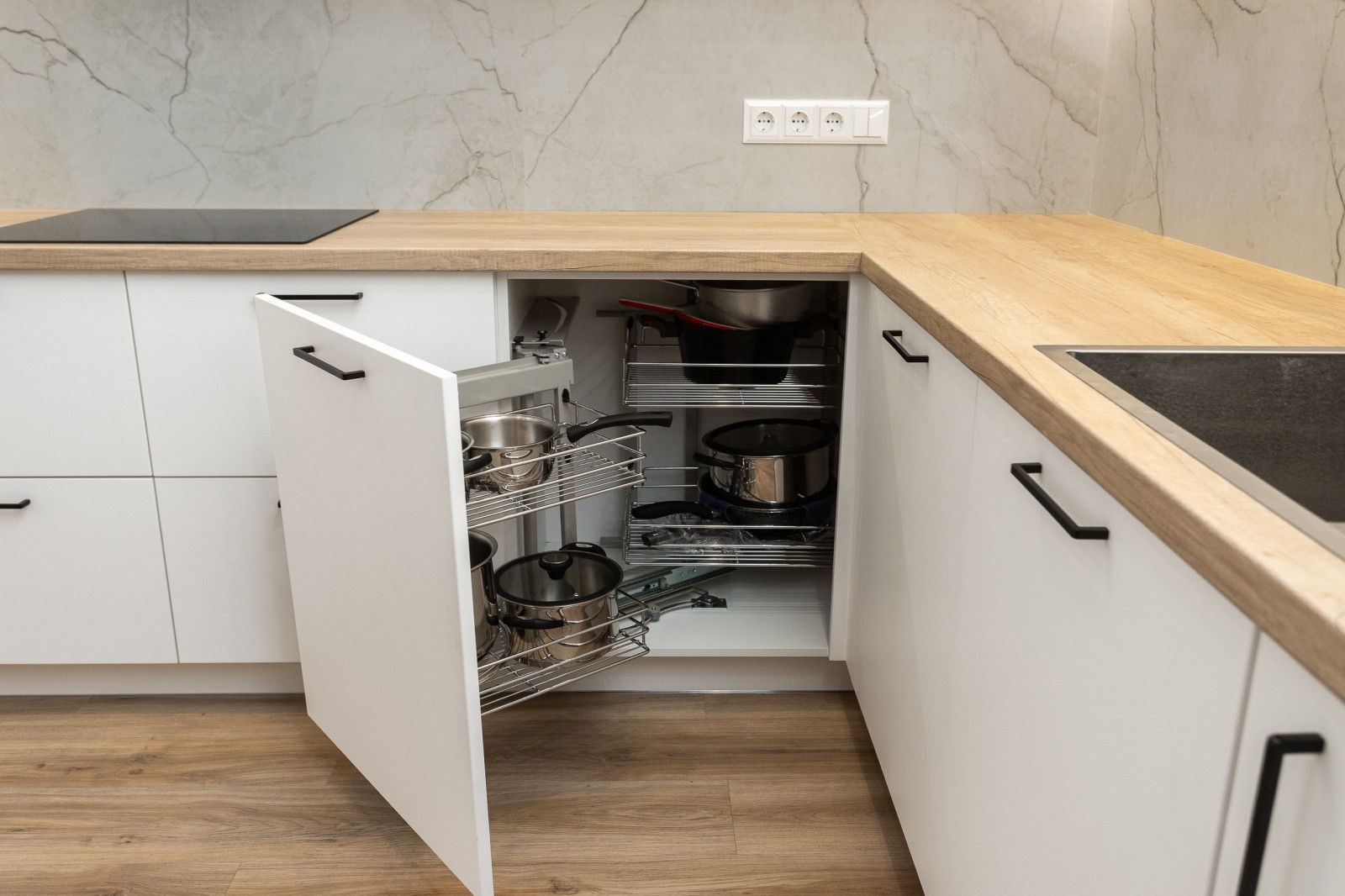 Кухня в современном стиле по ул. Крымский проезд