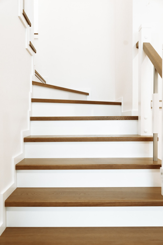 Обложка проекта: Проект 5 - Обшивка 3х этажей бетонной лестницы дубом