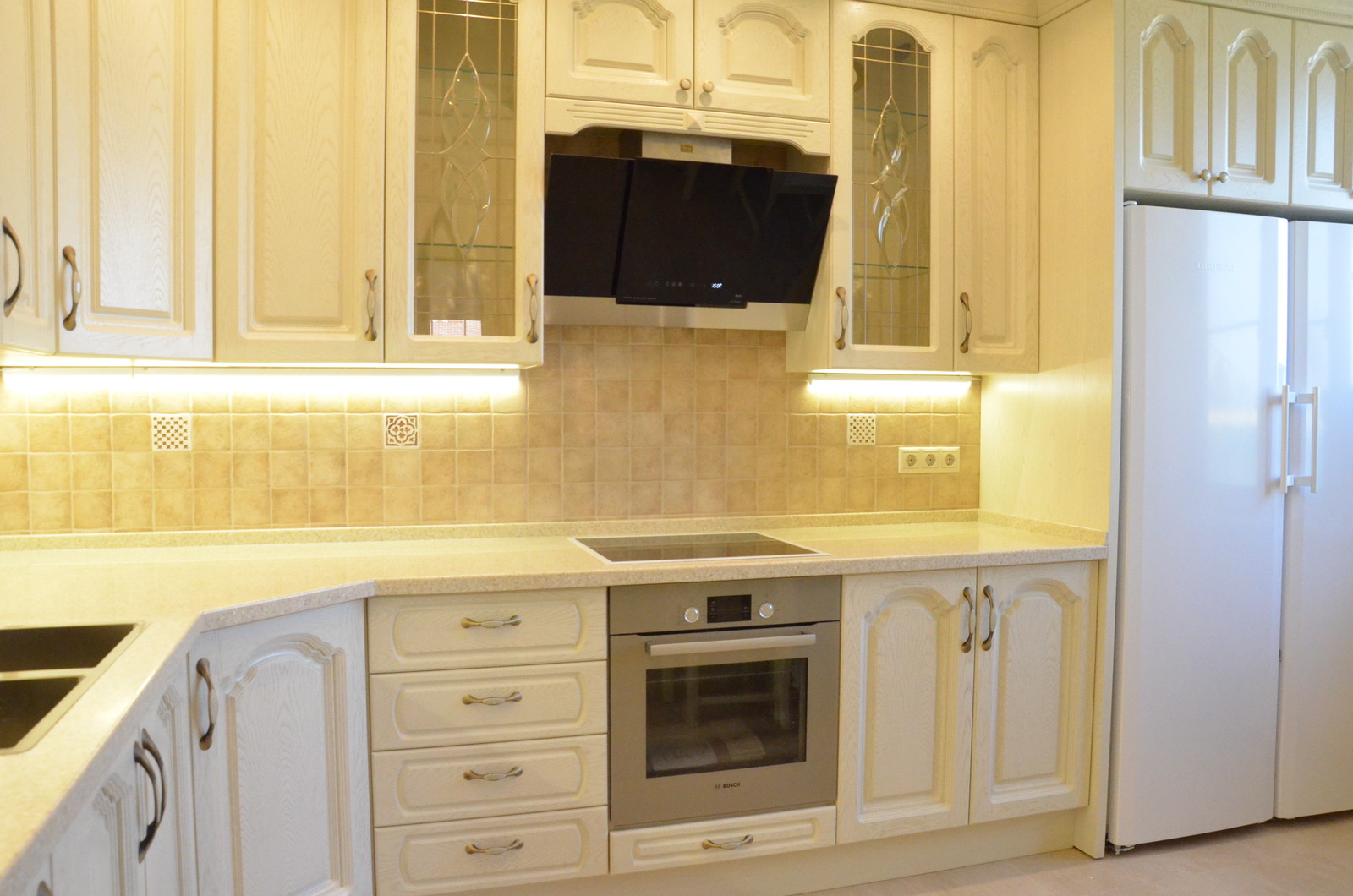 Кухня из массива дуба "Альфа" классика