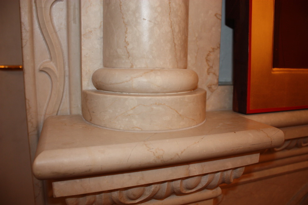 Иконостас в храме Пирогово.Московская область.