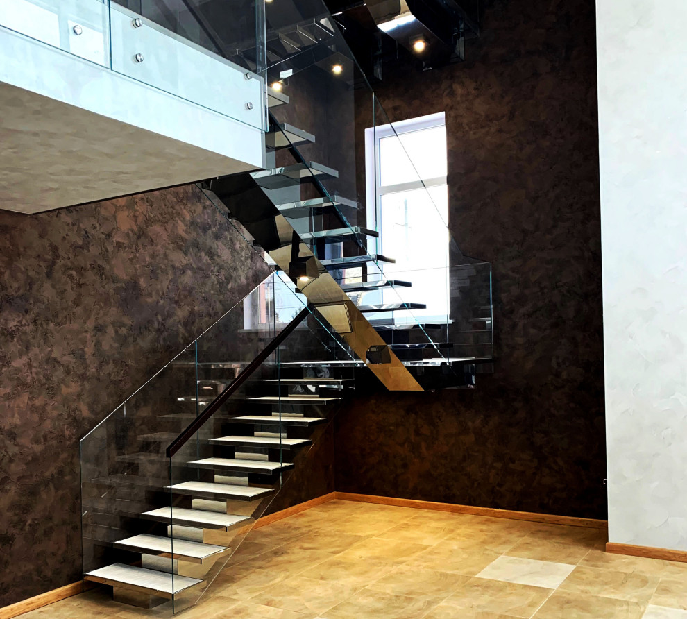 Обложка проекта: Лестница из нержавейки и стекла