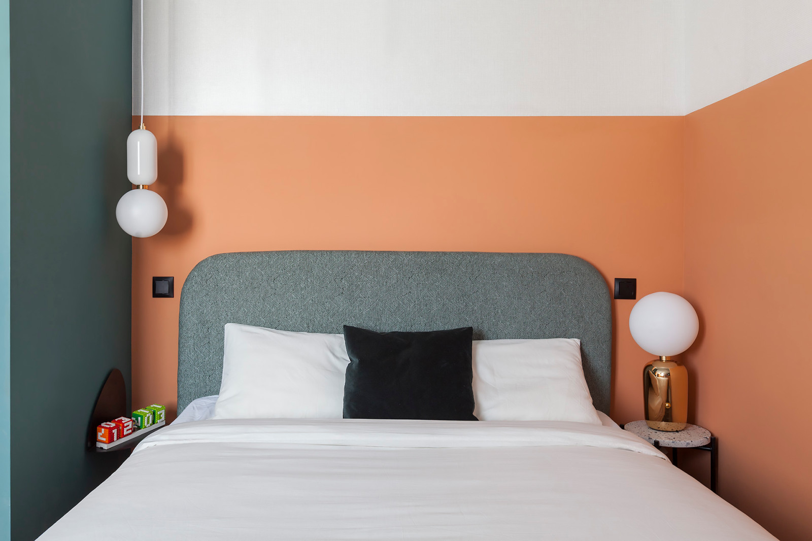 Красочные двухэтажные аппартаменты