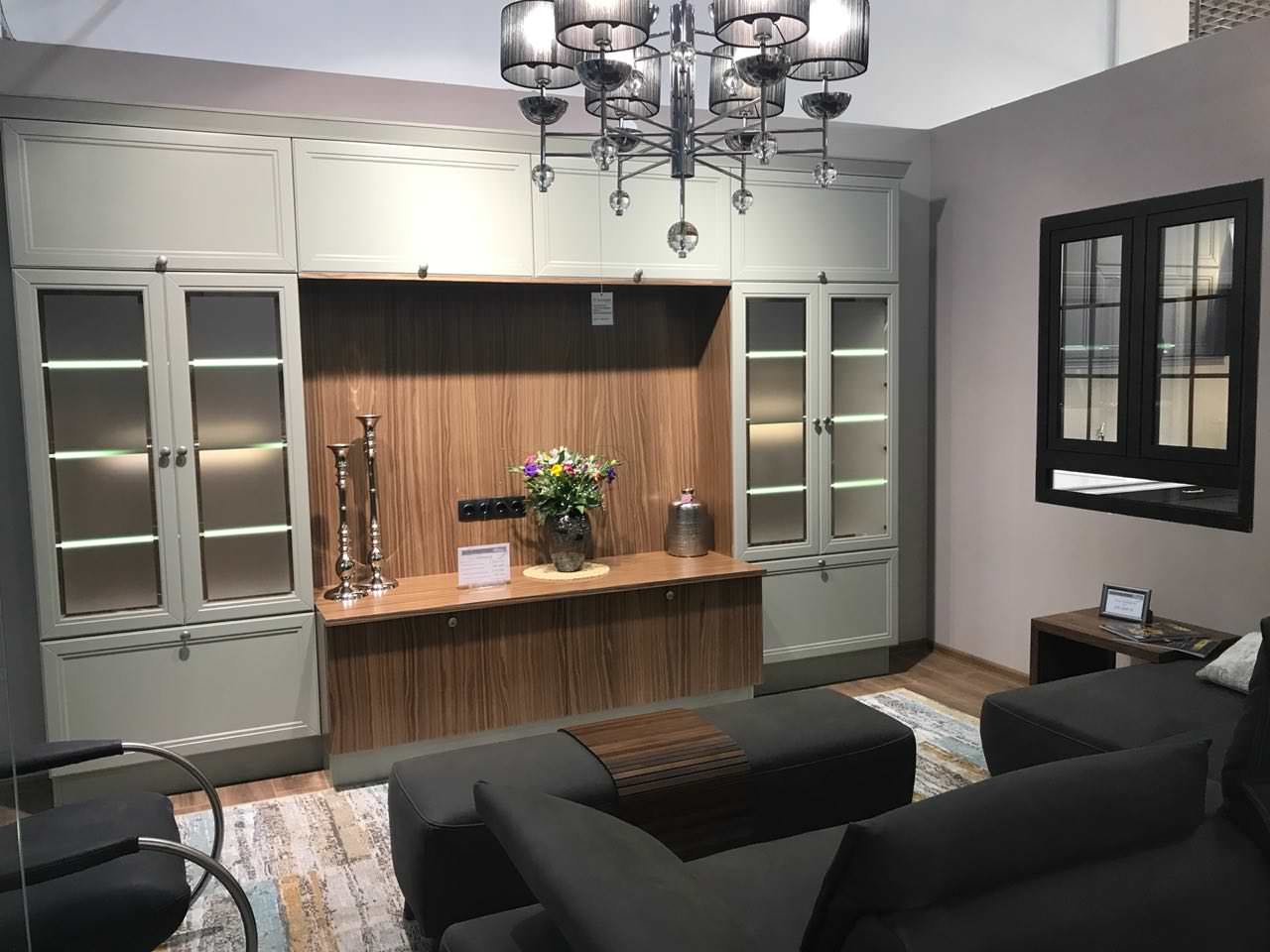 Обложка проекта: ASHLEY