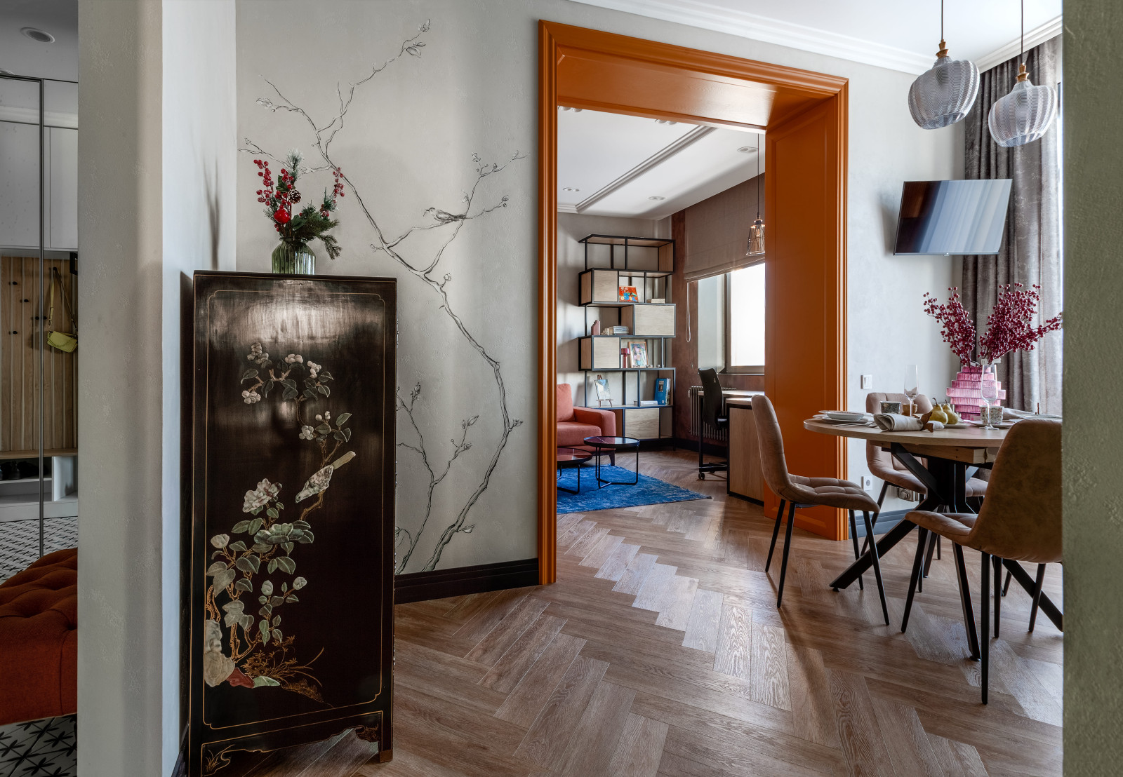 Винтаж в ярком интерьере 4-х комнатной квартиры