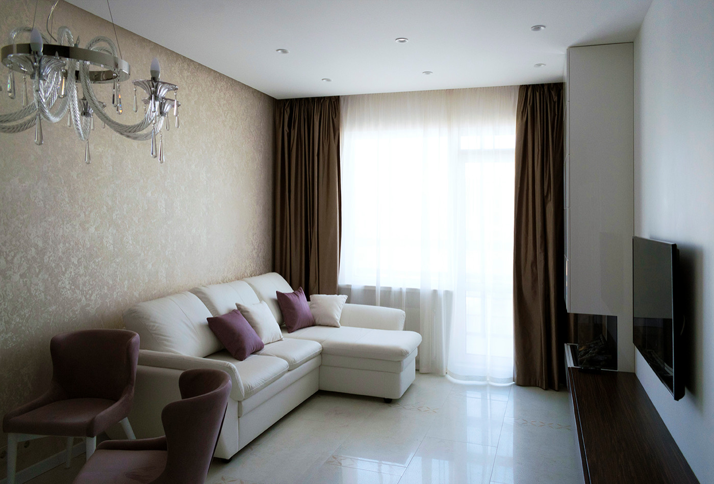 Элегантные шторы в гостиной.