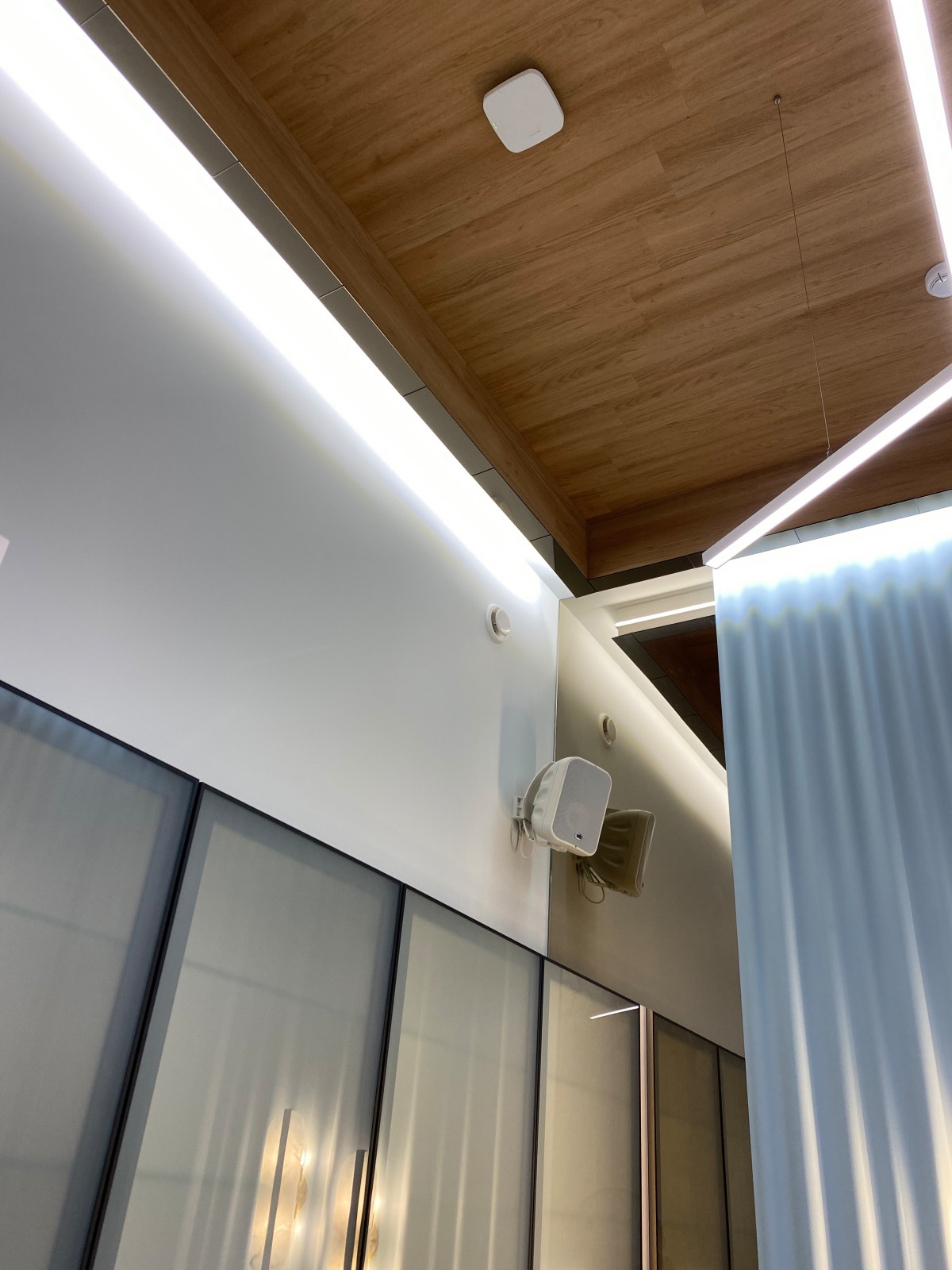 Акустика в одной из комнат