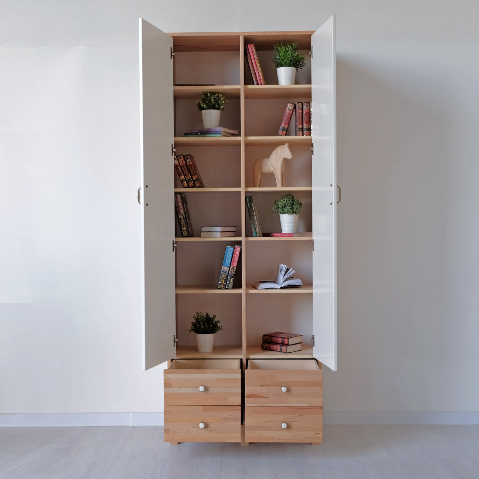 Шкафы для спальни, прихожей, гардеробной