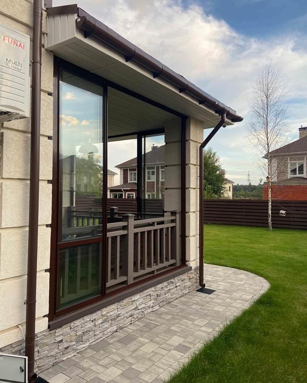 Раздвижное остекление веранды Люксист