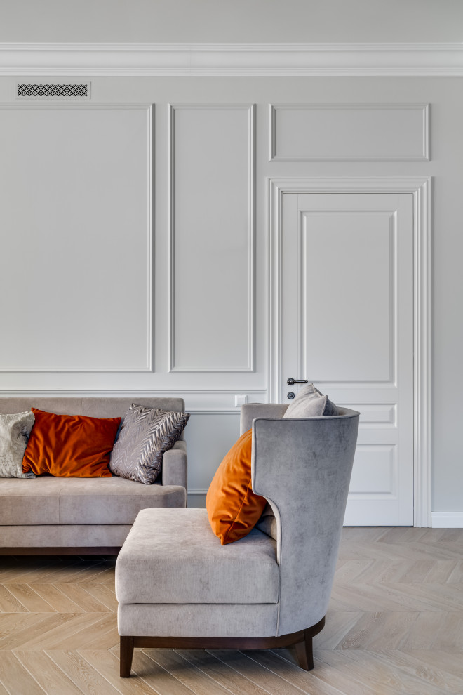 Просторная гостинная с функциональной мебелью