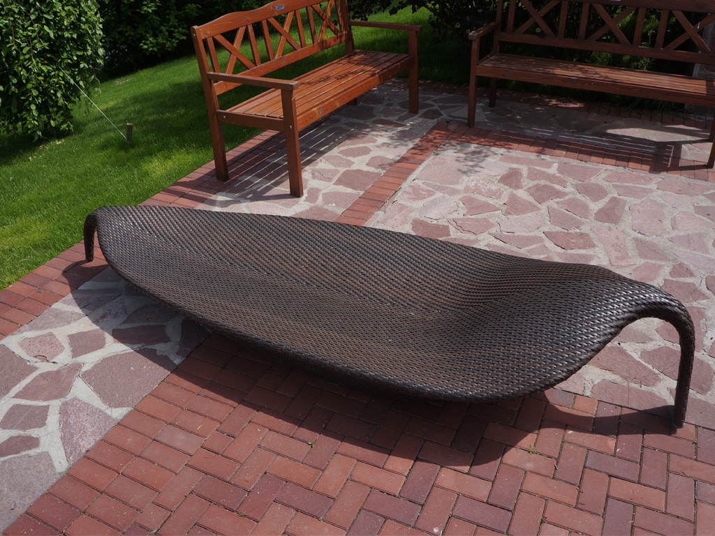 Топчан - акцент в благоустройстве