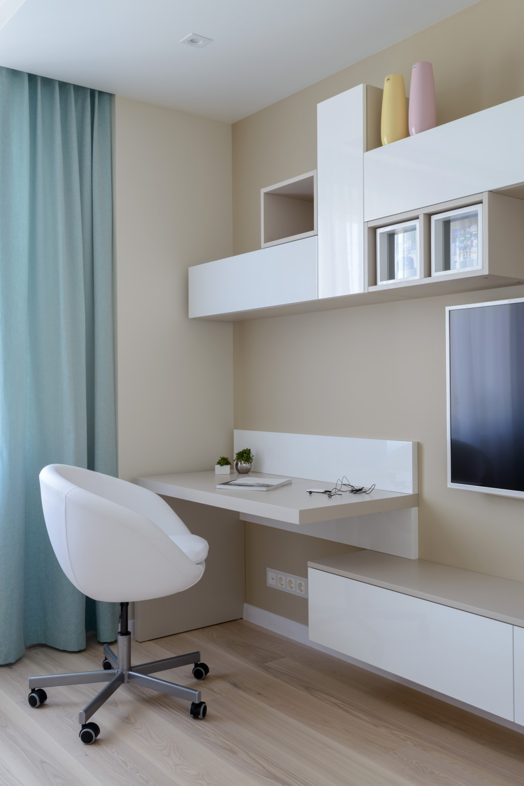 Любовь к белому цвету.