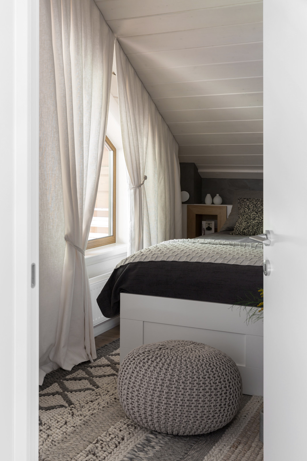 Обложка проекта: Distant Summer House