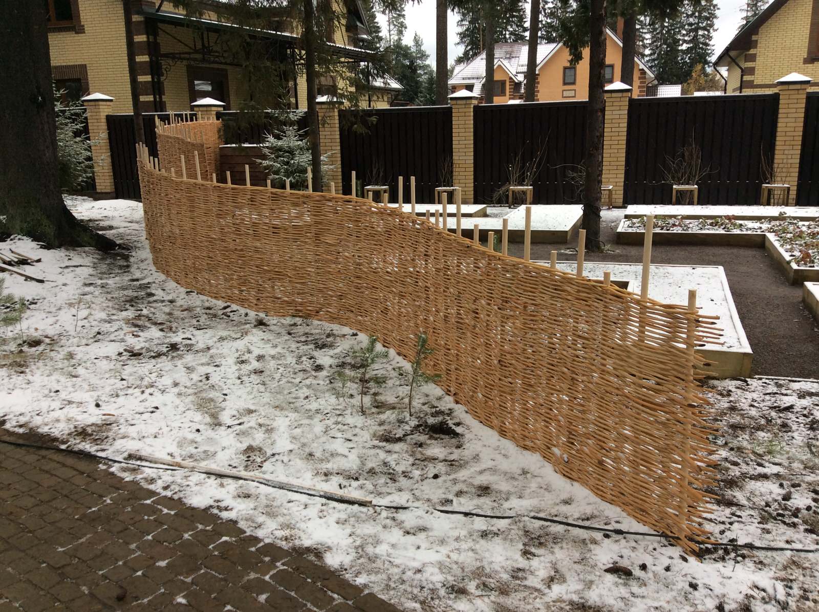 Плетеные изгороди. Плетни.