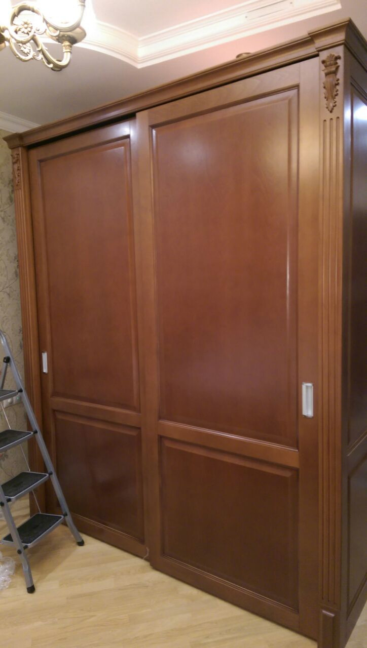 Шкаф-купе из массива бука