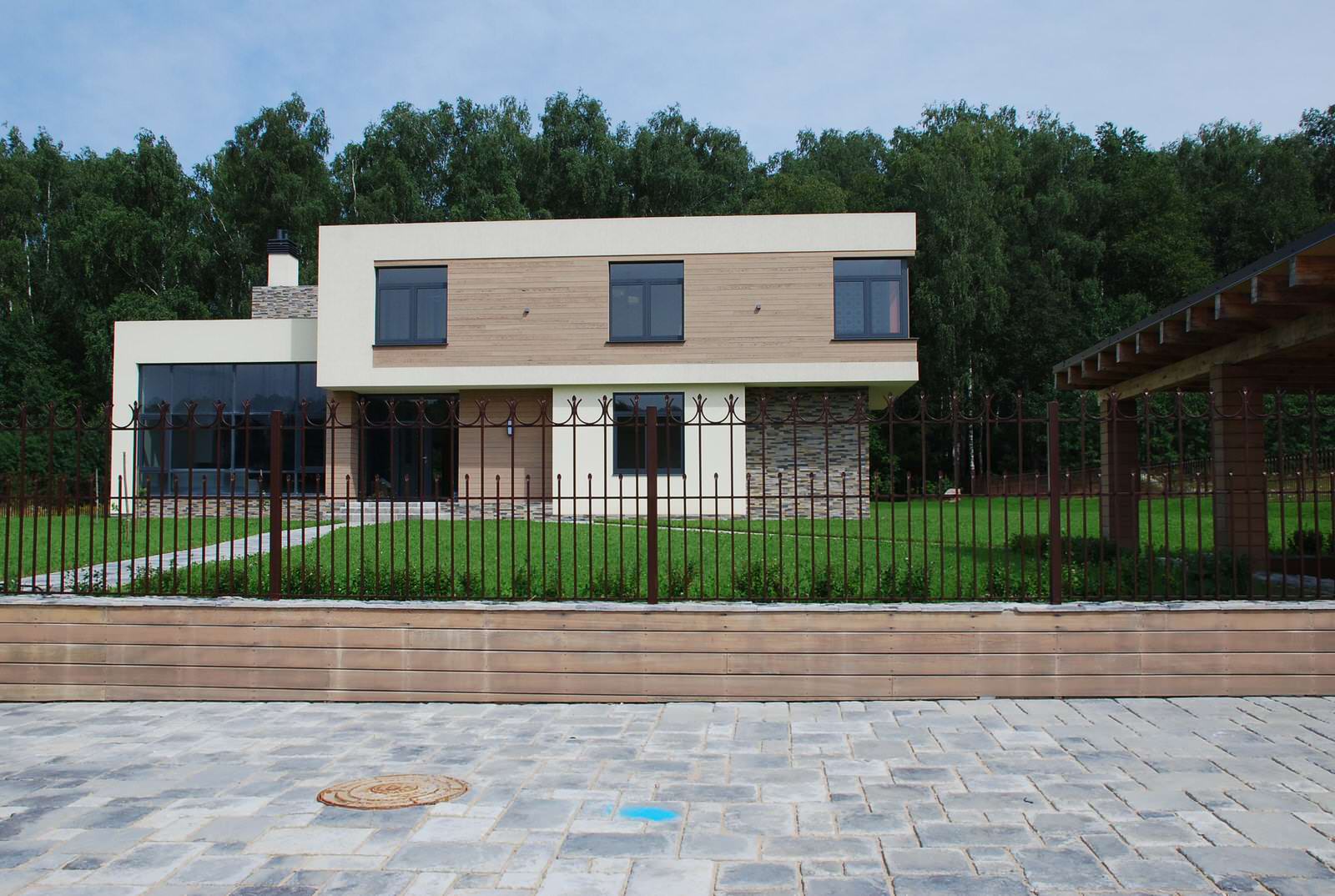 Строящийся частный жилой дом