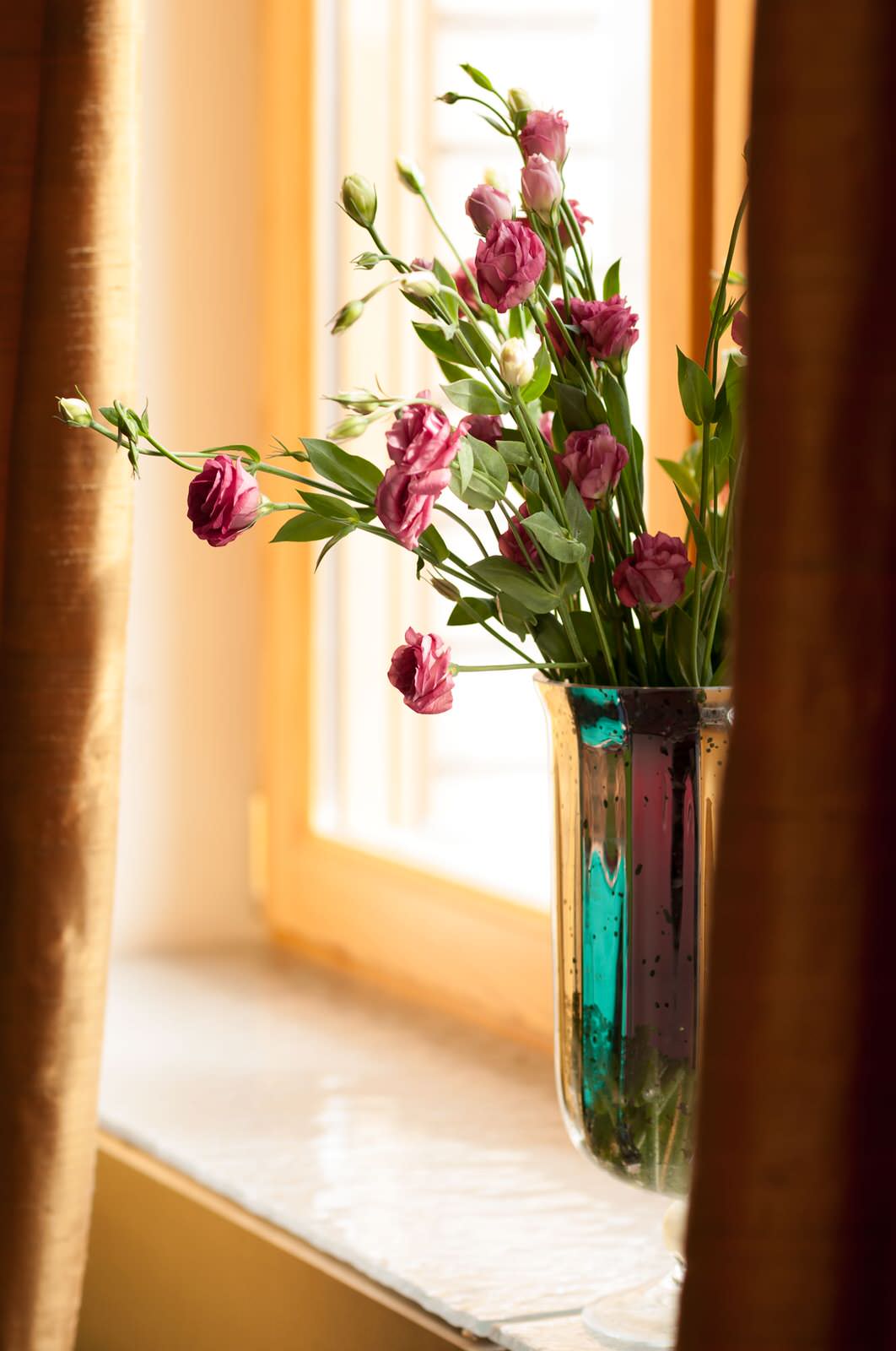 Весёлый интерьер даже зимней ночью