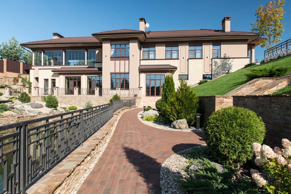 Дом в овраге