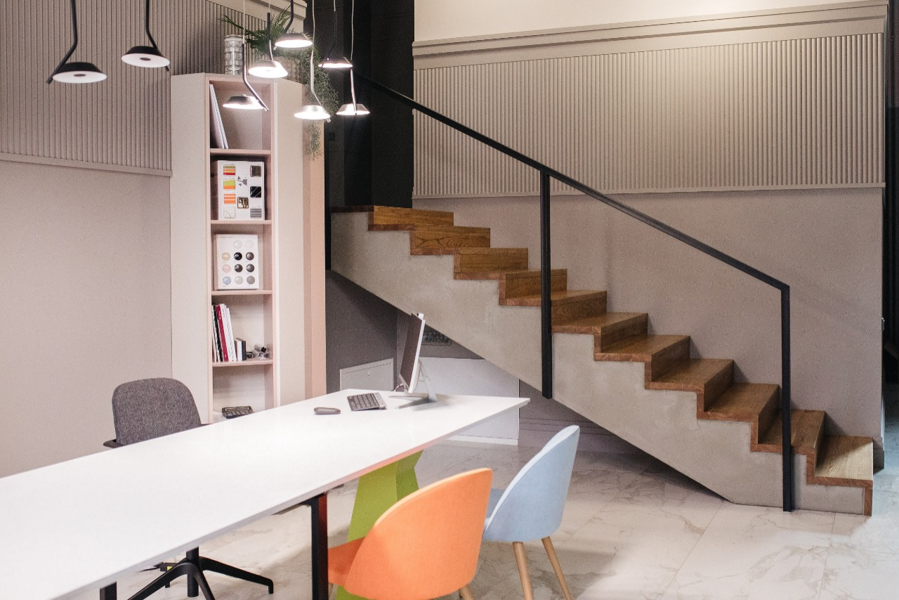 Шкаф и стол из искусственного камня Кориан