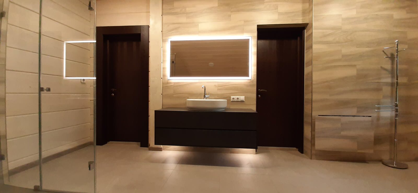 подвесные тумбы в ванной комнате