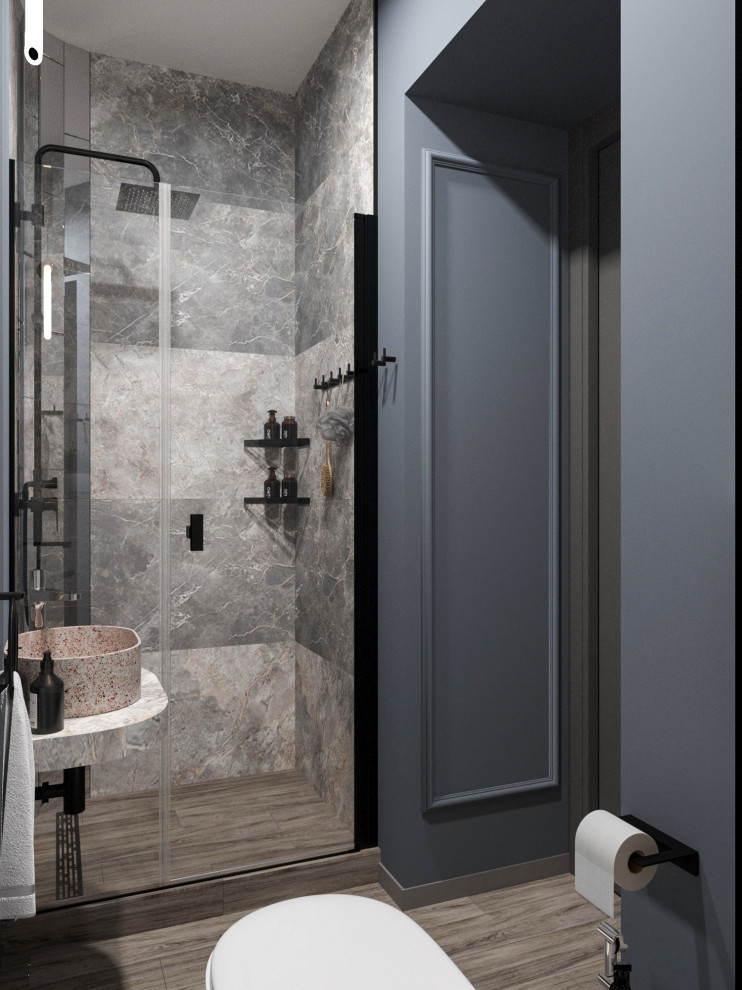 Просторная квартира в синими стенами