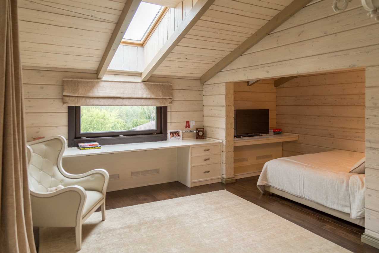 Дом на крутом склоне