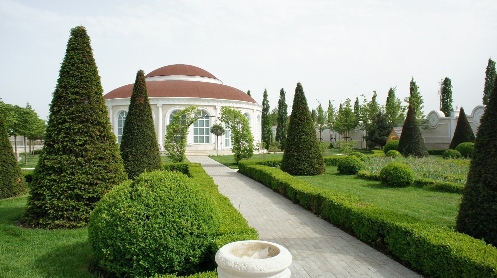 «Сад стриженых форм»