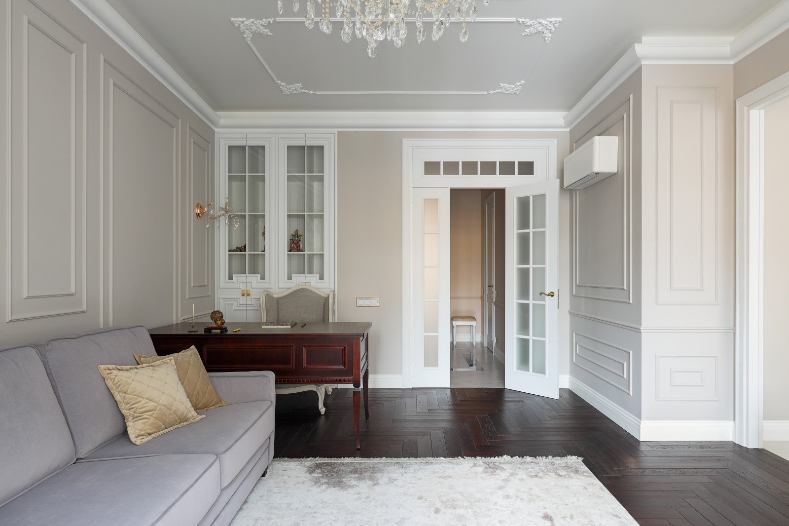 Реализованный дизайн-проект квартиры 90 кв.м.в стиле неоклассика