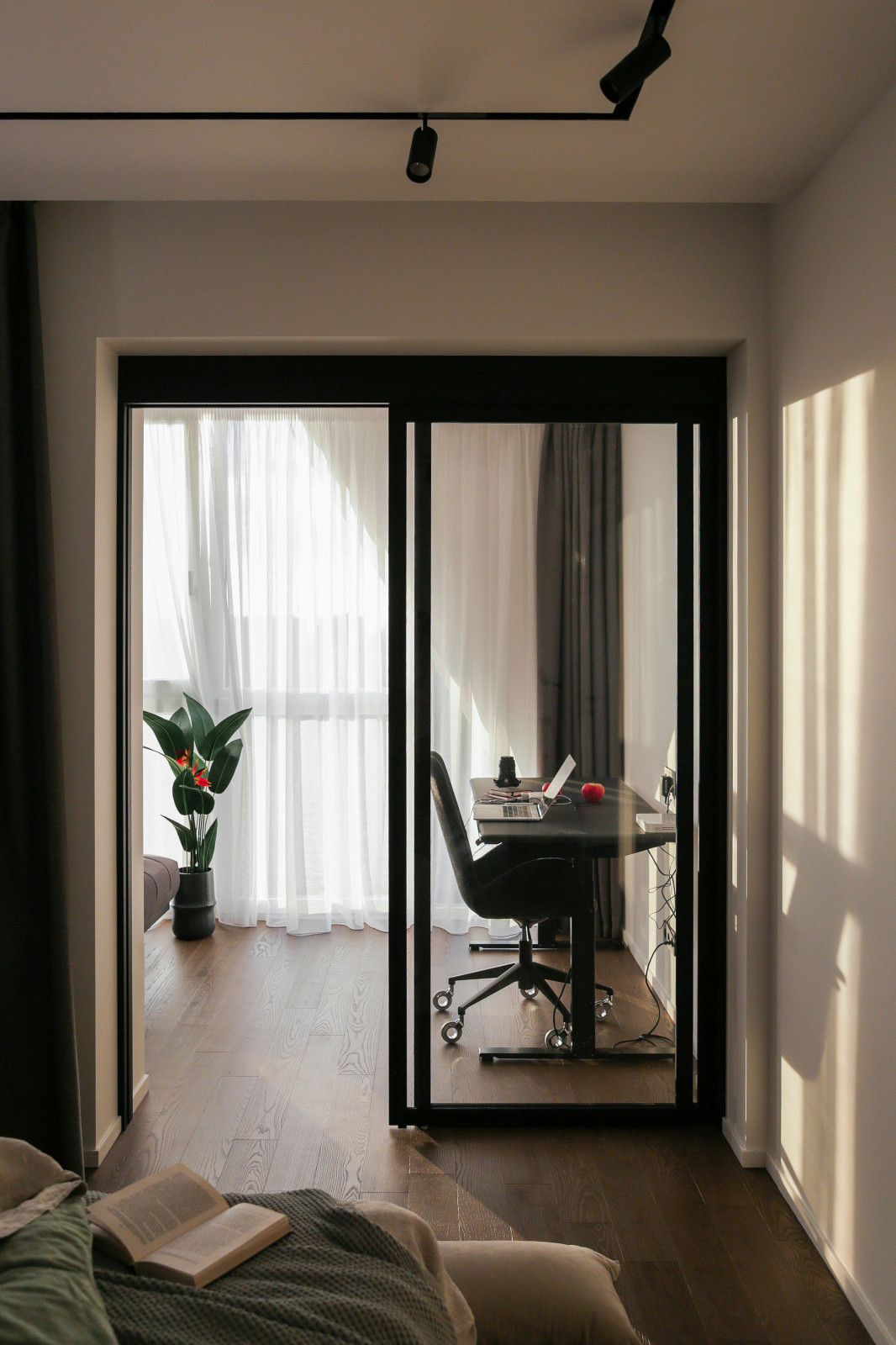 Спальня и лоджия