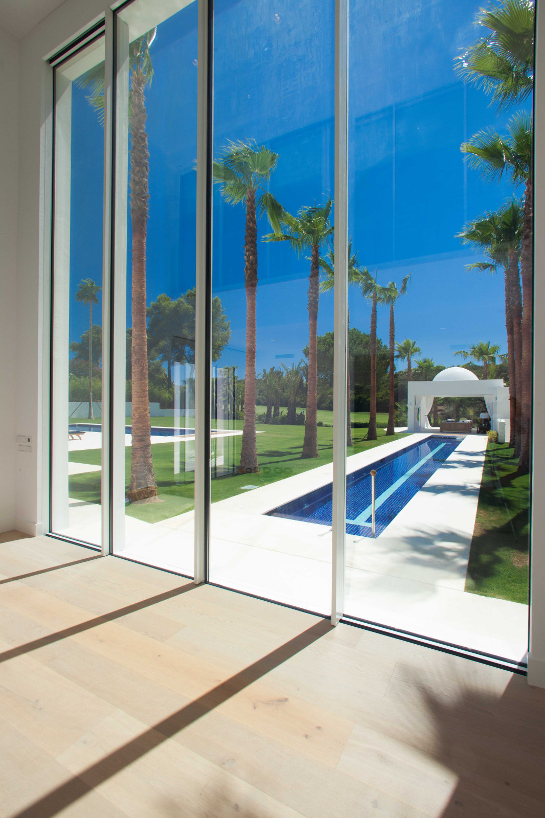 Обложка проекта: Hi-Finity - раздвижные двери нового поколения