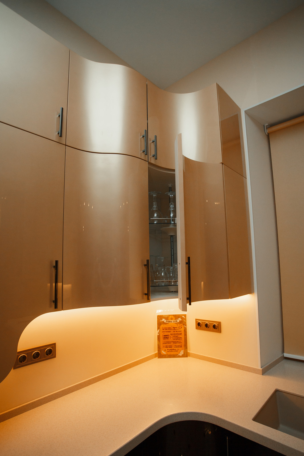 Радиусные фасады, супер-глянец