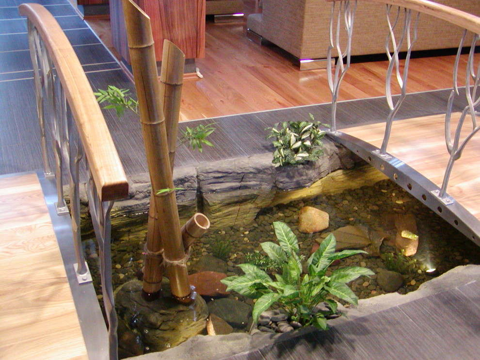 Дом с ручьем. House with a Creek.