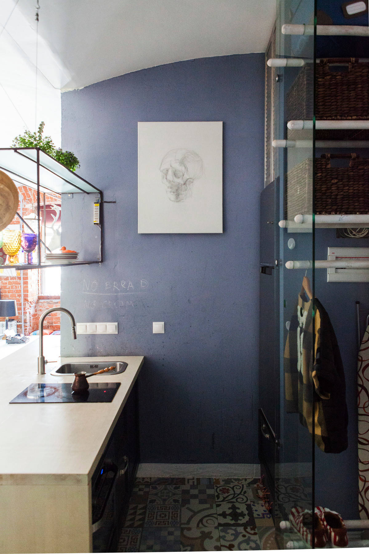 В гостях: Квартира-студия на первом этаже дореволюционного дома