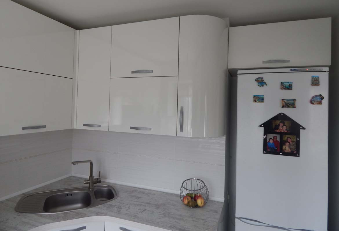 Кухни с фасадами из пластика