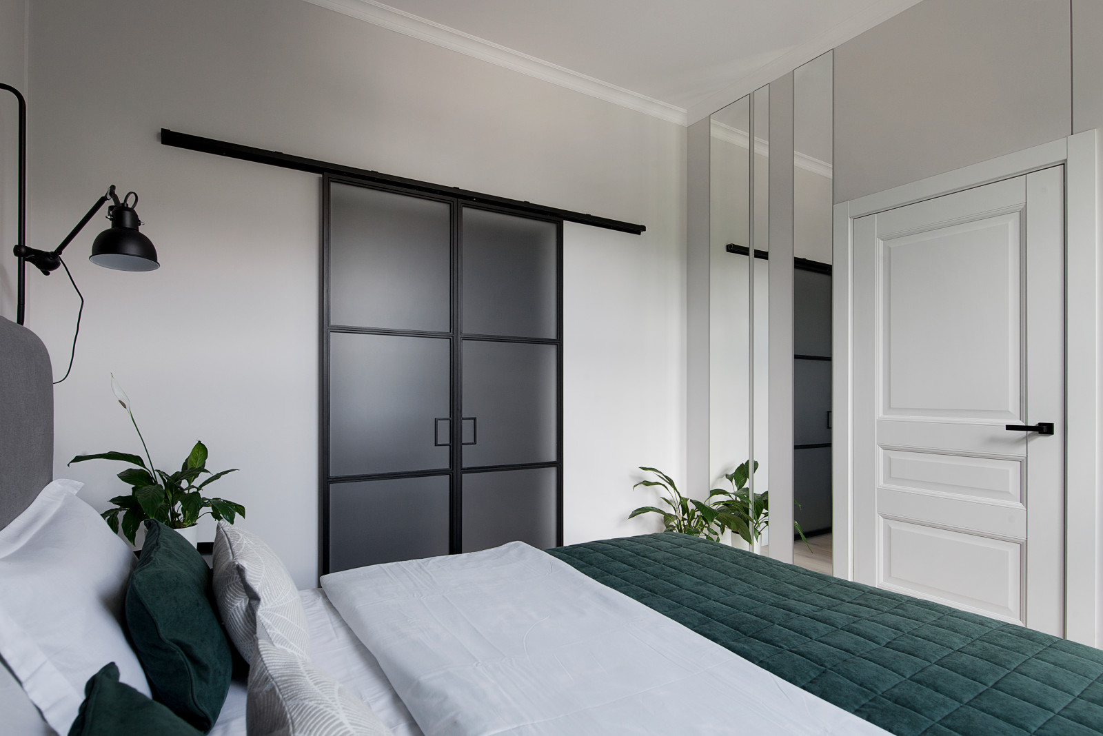 Современная классика в холостяцкой квартире