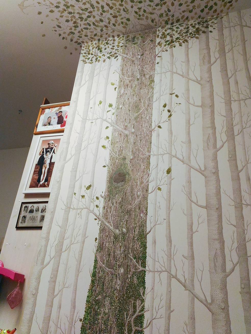 Роспись по бумажным обоям