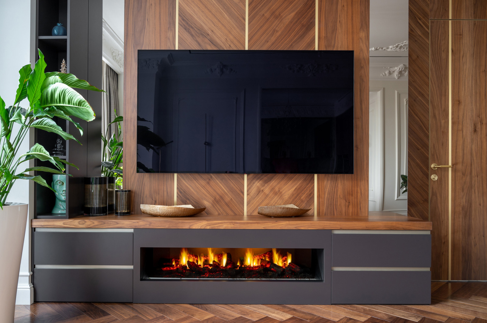 Мебель в гостиную со шпоном американского ореха