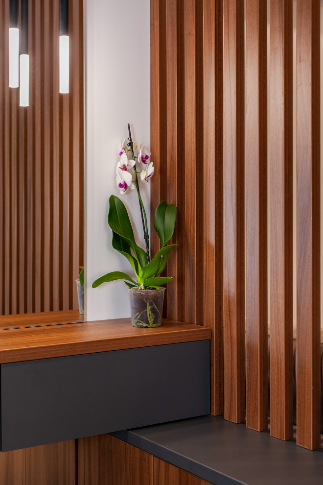 Тумбу покрывает ЛДСП столешница толщиной 32 мм