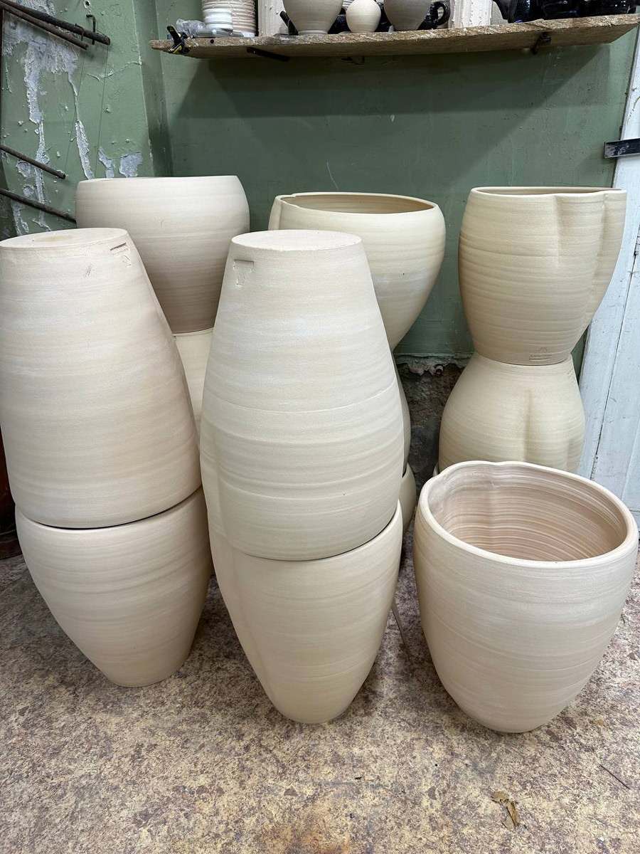 Обложка проекта: «Мятые» керамические горшки для охотничьего домика Николая 2