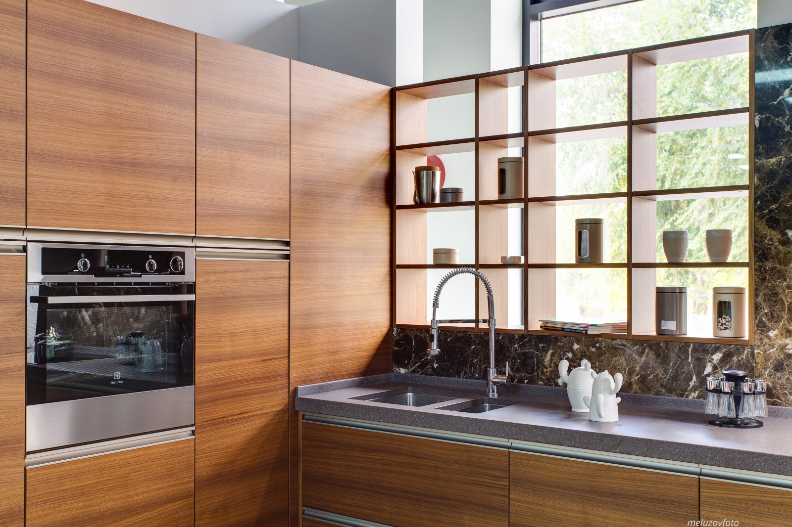 Шпонированные кухни