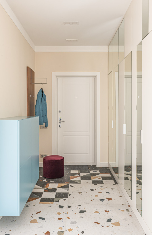 Houzz тур: Цветной интерьер в духе конструктивизма