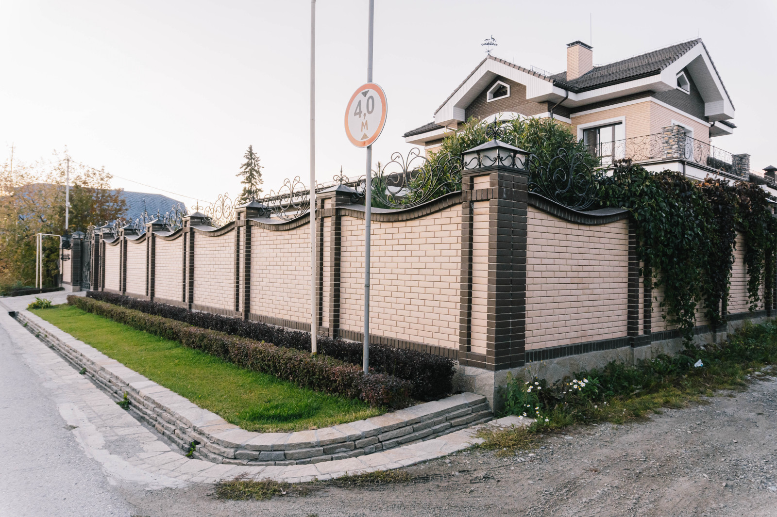 Сад с подпорными стенами