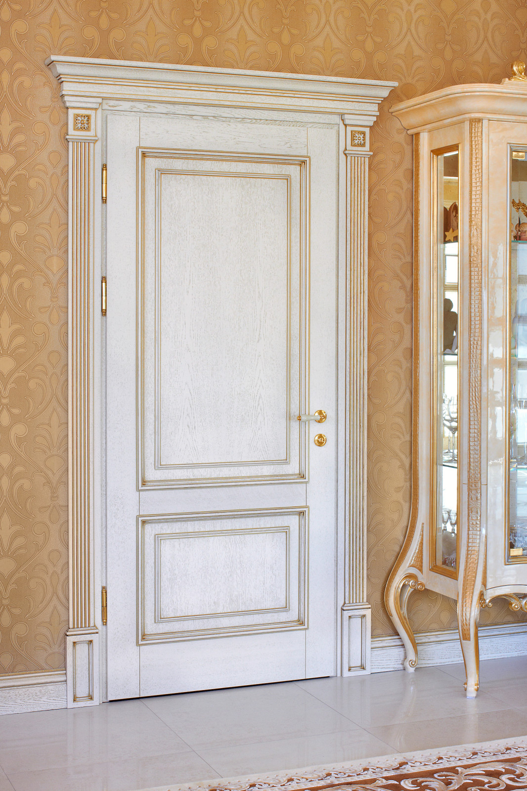 Элитные столярные изделия из дуба для дома в классическом стиле