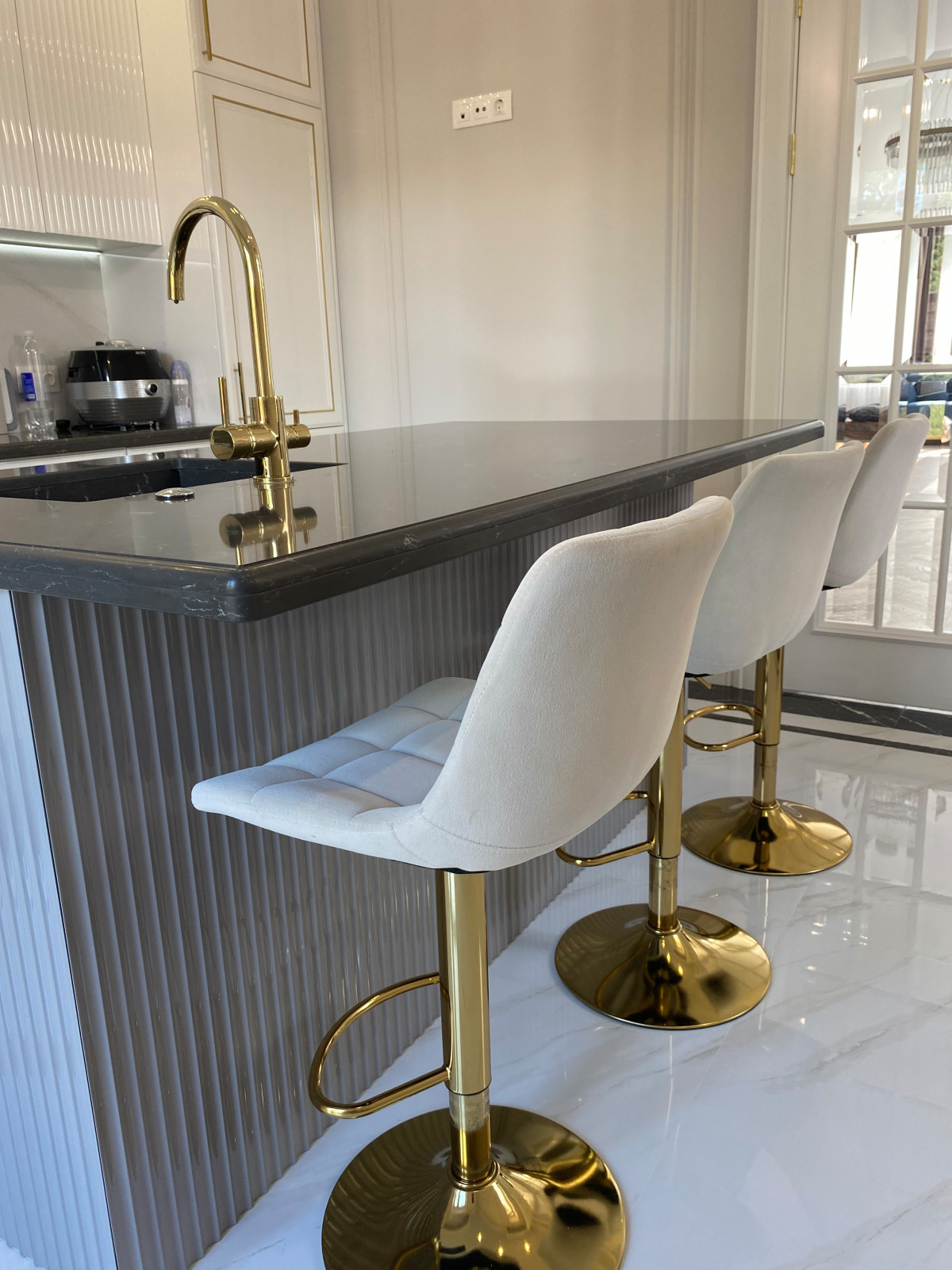 Кухня Аурелия. Латунь и эмаль глянец